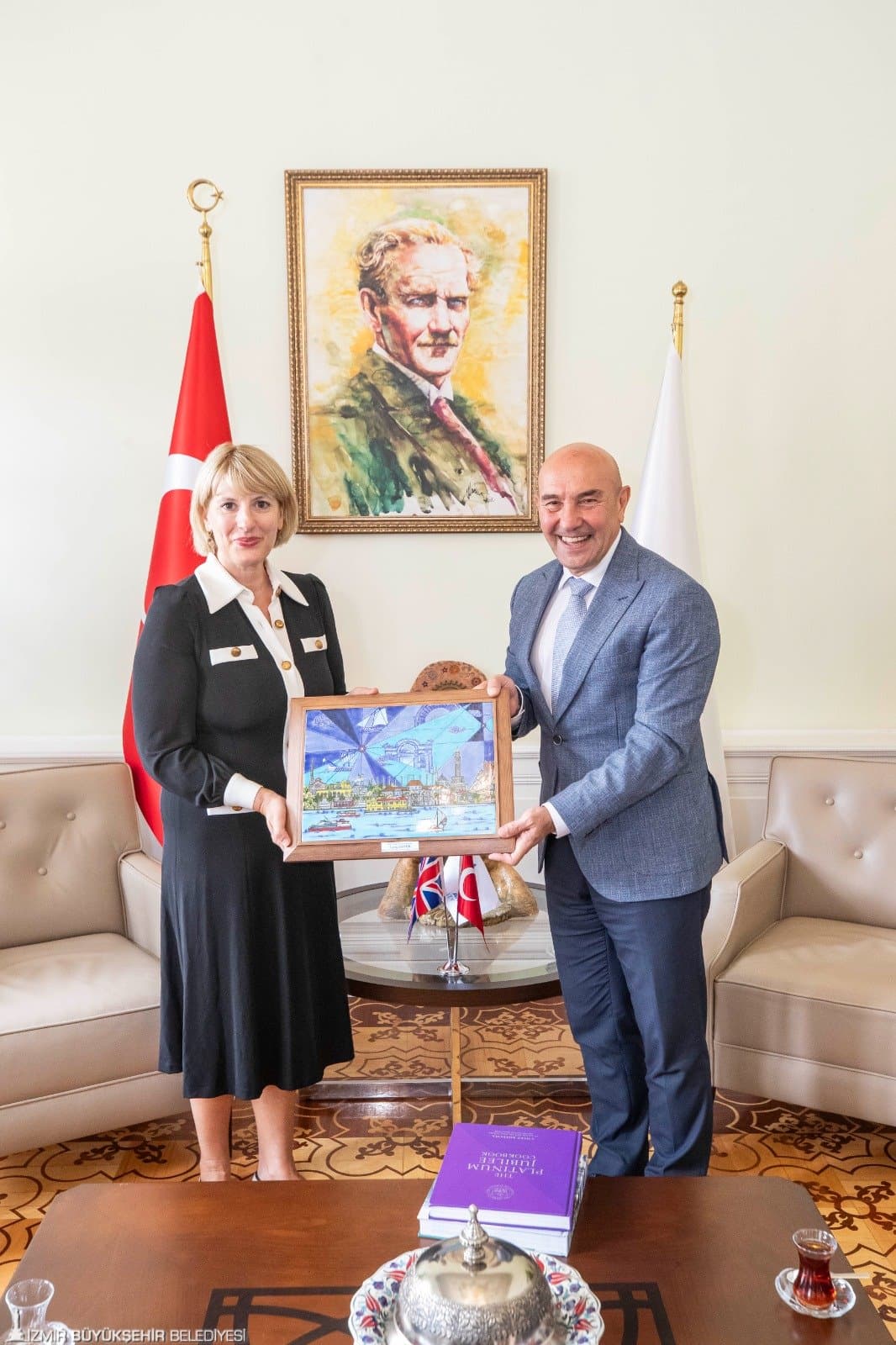 İngiltere Büyükelçisi Morris Başkan Soyer’i ziyaret etti